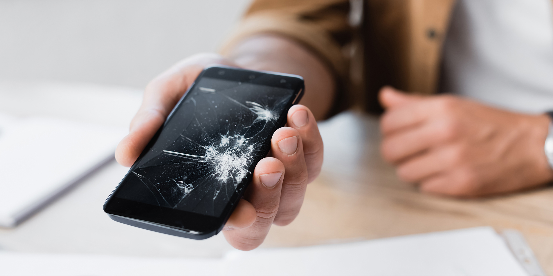 Is Mobile Phone Insurance Worth It? Prices and Advantages